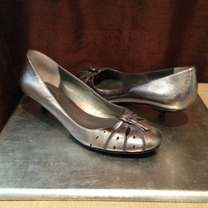 $ Reduced...Nine West silver leather mini heal.