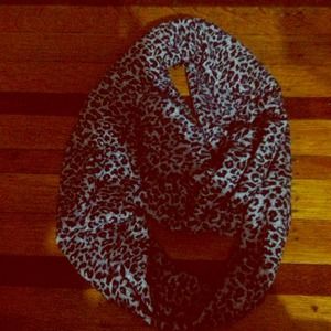 Leopard infinity scarf
