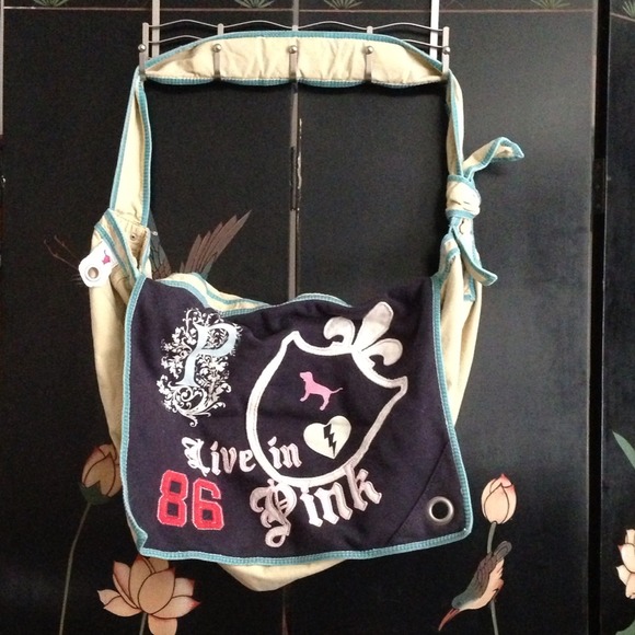 👜RESERVED👜 VS PINK hoodie overnight bag
