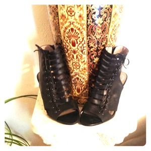 😃Reduced 😃Elegant black Vince Camuto