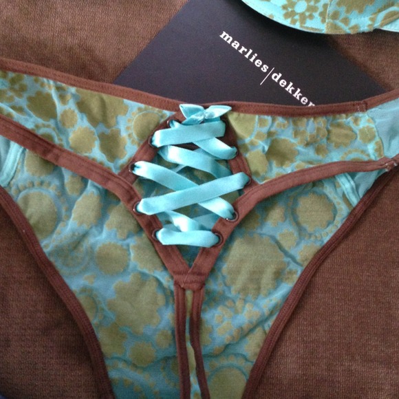 Marlies Dekkers bra and panties - Picture 3 of 4