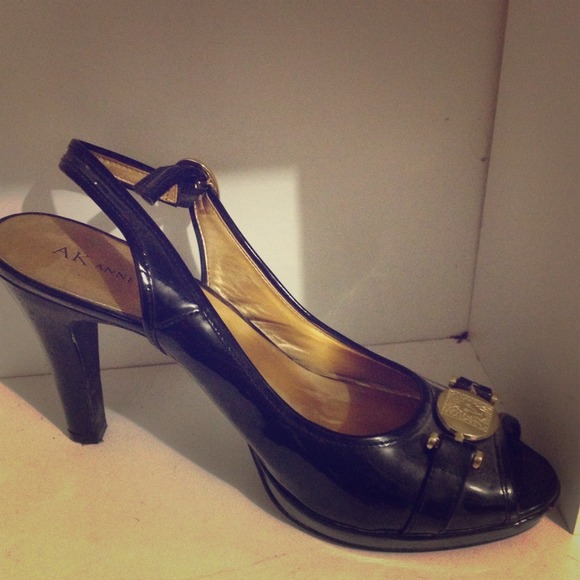 Anne Klein Peep toe sling back heels
