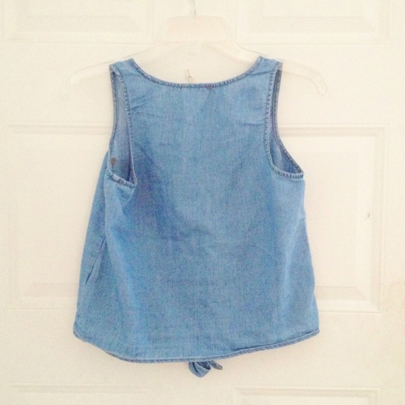 BUNDLED Tie Front Denim Top - Picture 2 of 2