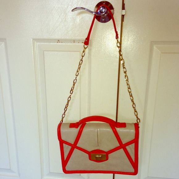 Danielle Nicole Mia Shoulder Bag - Picture 1 of 2