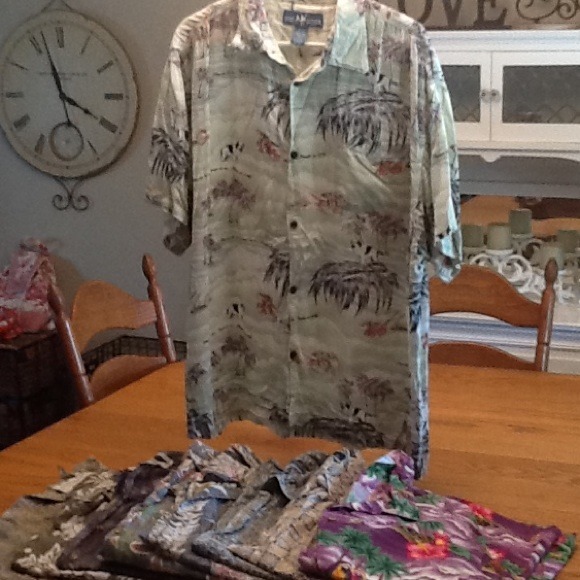 💰💰💰SOLD💰💰💰. Men's Hawaiian Shirts - X-Large