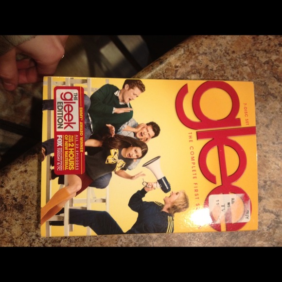 Complete season 1 of glee. NWOT