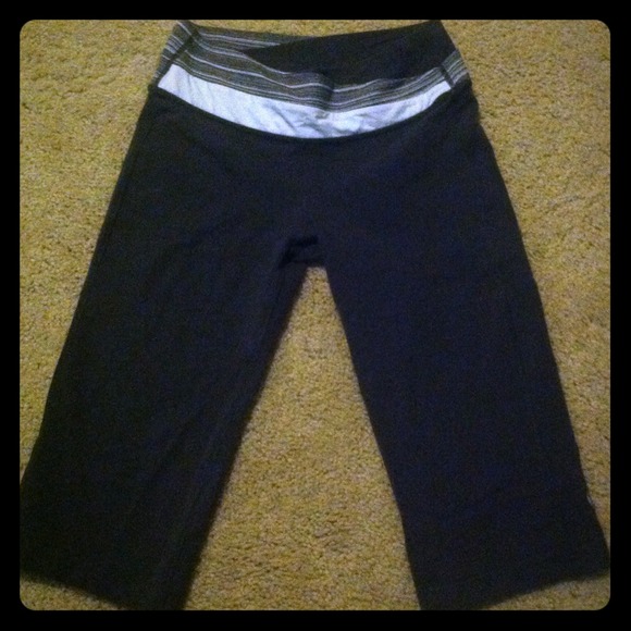 Lululemon cropped workout pants