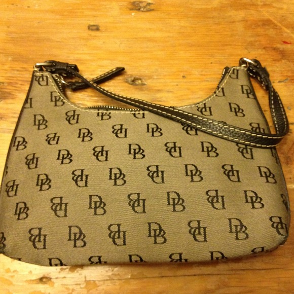 AUTHENTIC Dooney & Bourke Purse