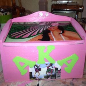 Alpha kappa alpha keepsake box