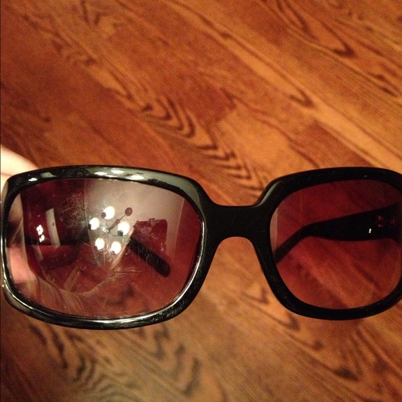 *SOLD*  Black Coach Sunglasses - Picture 2 of 3