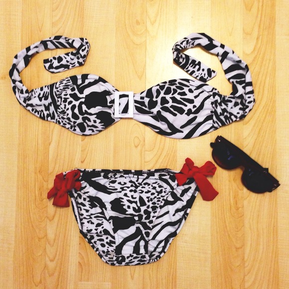 Leopard like swimwear