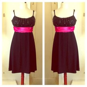 🎀🎀Cute black with pink belt line dress