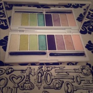 Kat Von d true romance eyeshadow palette in truth
