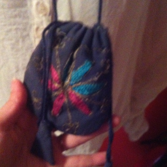 Shoulders little purse ..