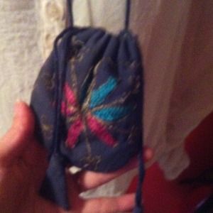 Shoulders little purse ..