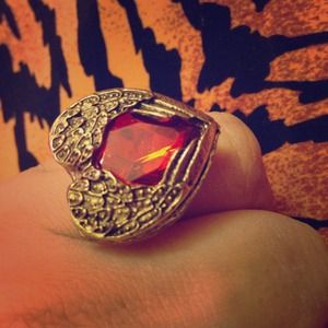 retro heart ring with gem