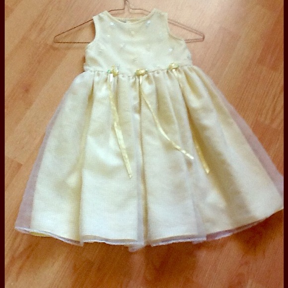3 t baby crew dress. Pretty! - Picture 1 of 3