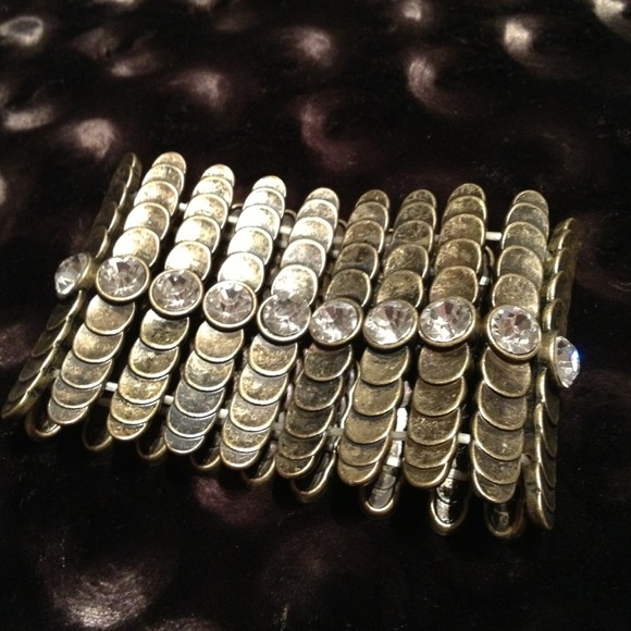 Brush gold stretch bracelet with rhinestones - Picture 1 of 4