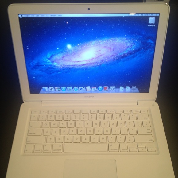 13" White Apple MacBook