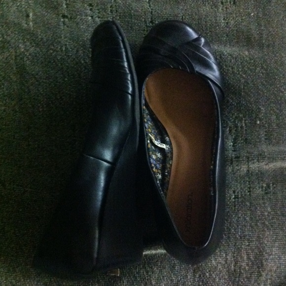 **ON HOLD** Black Wedge dress shoes