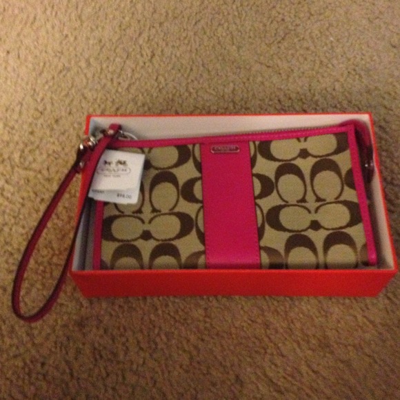 SOLD Authentic coach zipper  wristlet/wallet