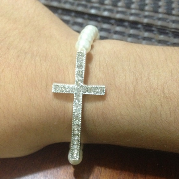 Side cross bracelet