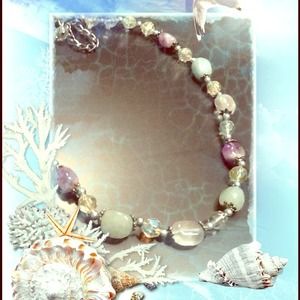 VERY PRETTY STONE AND BEAD NECKLACE