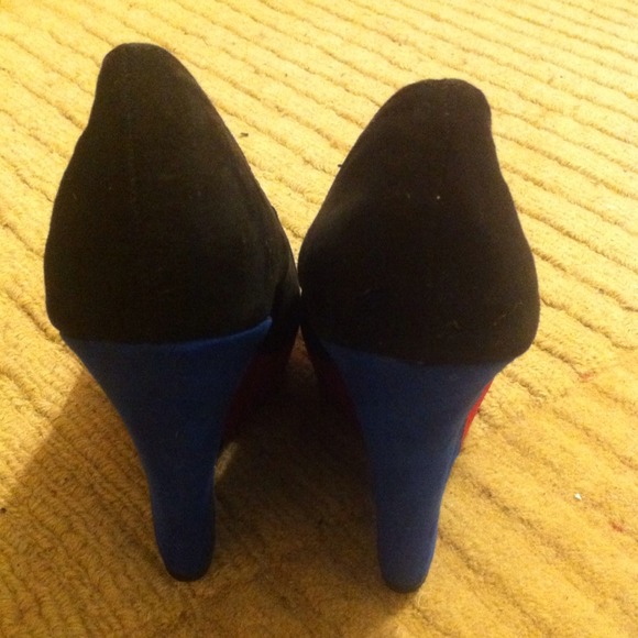 NWOT Color block wedges - Picture 3 of 4