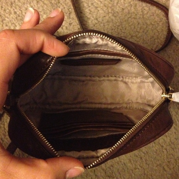 📛Sold📛Authentic Michael Kors cross body bag - Picture 2 of 2