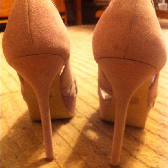 Lilac purple heels - Picture 3 of 4