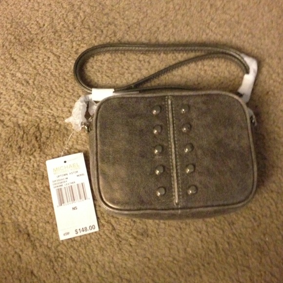 📛Sold📛Authentic Michael Kors cross body bag