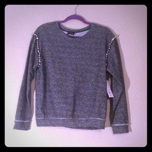 NEW! Studded Grey sweater/shirt💖🎀