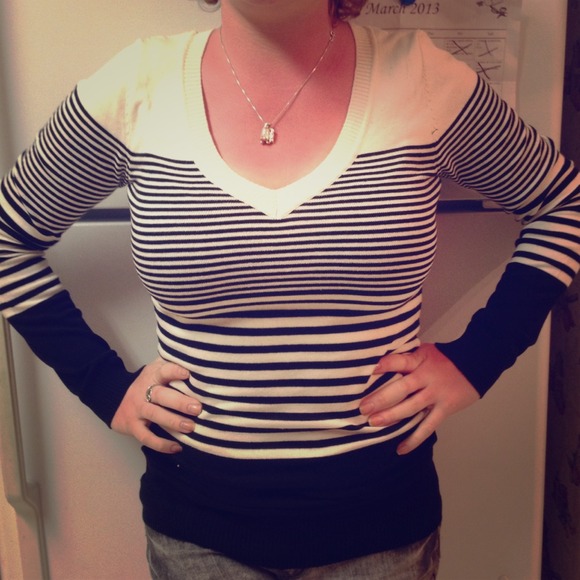 💀SOLD💀 Cute Fitted Striped Sweater.