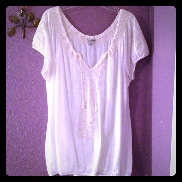 American Eagle white top🚫SOLD🚫