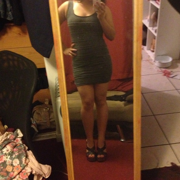 Dress - Picture 2 of 3