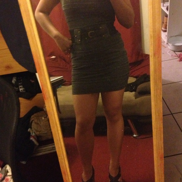 Dress - Picture 3 of 3