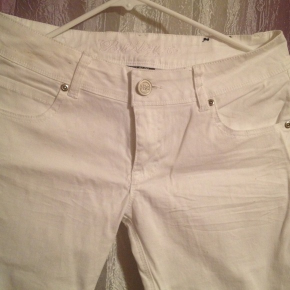 TRADE - Picture 2 of 4