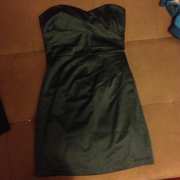 Dress - Picture 3 of 3