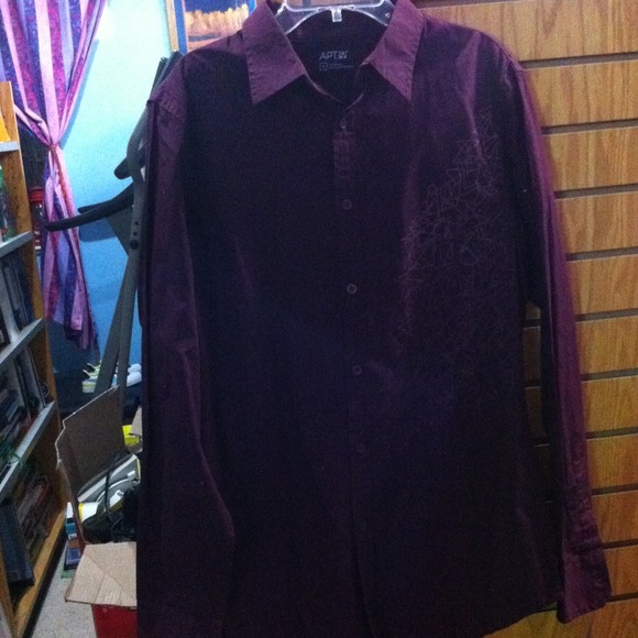 Men's long sleeve flannel shirt.