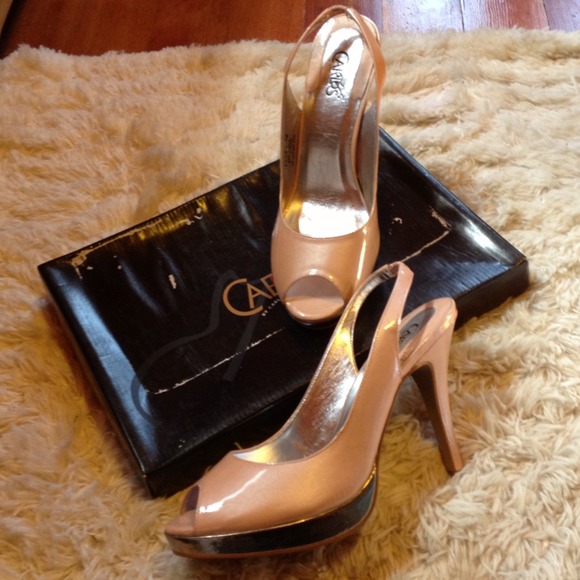 Carlos Santana pink patent sling backs