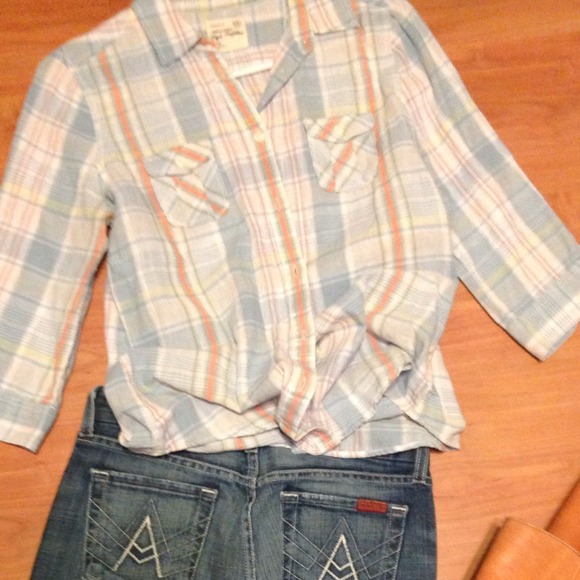 SOLD~American Eagle Outfitters Linen Plaid Shirt M