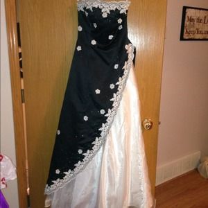 Black/white long formal (prom) dress