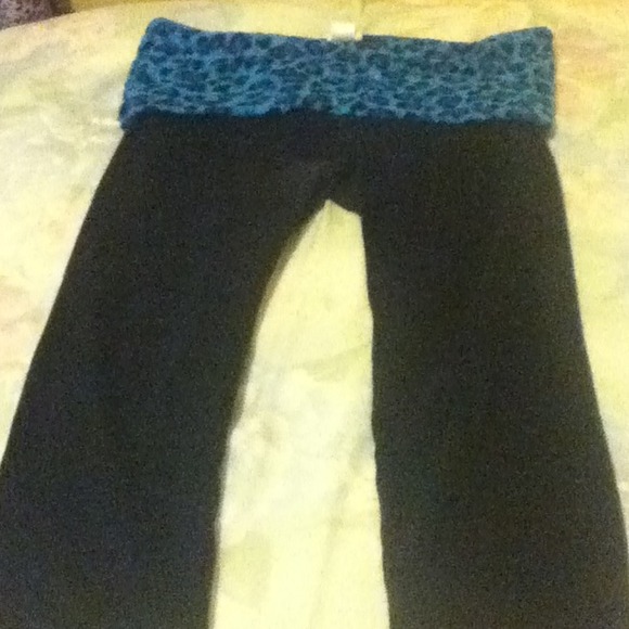 **RESERVED*** Yoga crop leggings