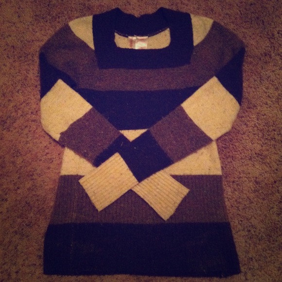 multicolored sweater 😍