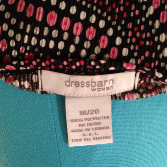 🚫🚫SOLD🚫🚫Black & Pink Woman's Size Top - 18/20 - Picture 4 of 4