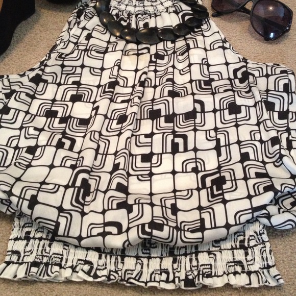 Top - Picture 2 of 2