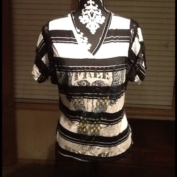 💜💜SOLD💜💜 top from buckle