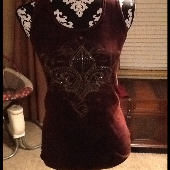 ❌SOLD❌Small maroon tank from buckle