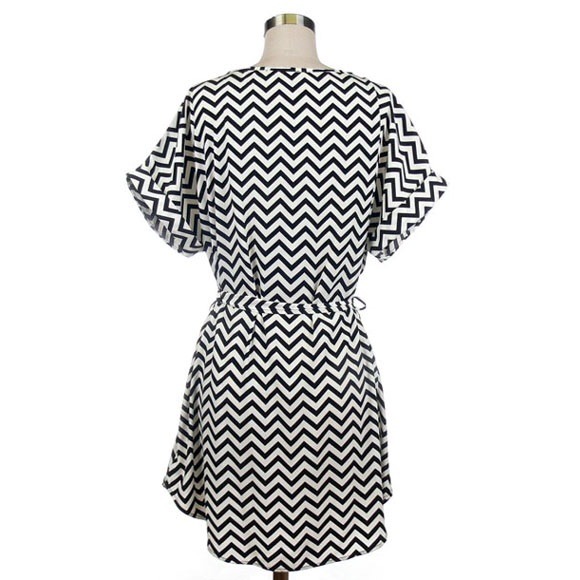 Sold out ! Black&ivory chevron dress. - Picture 2 of 2