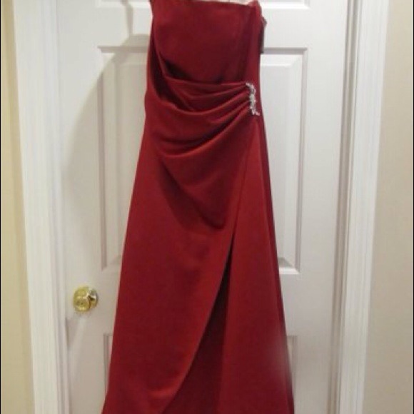 Red prom dress - Picture 2 of 2